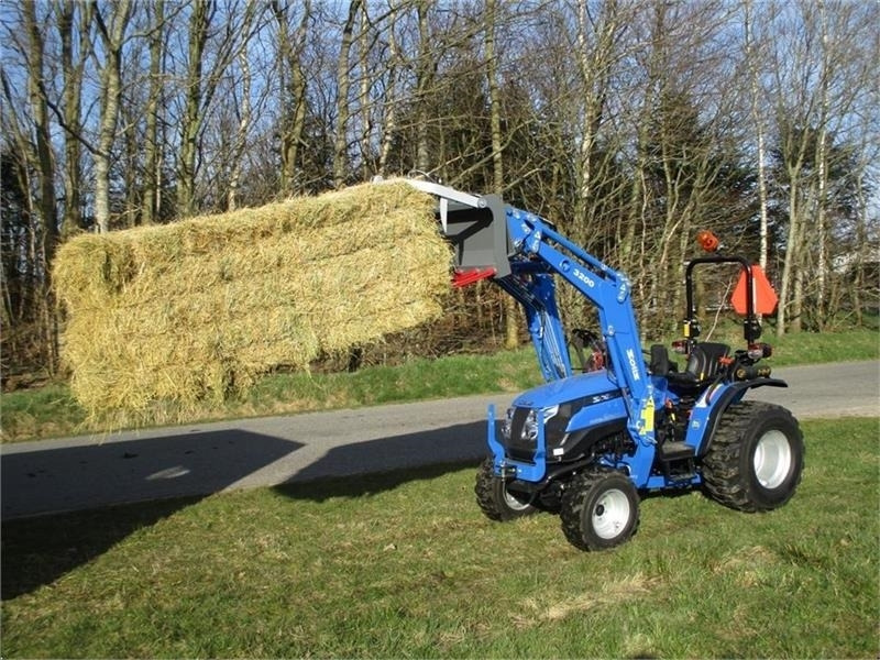 Solis S26 6+2 gearmaskine med servostyring og frontlæsse - Traktor: foto 1 Solis S26 6+2 gearmaskine med servostyring og frontlæsse - Traktor: foto 1