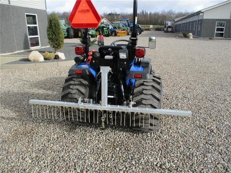 Solis S26 6+2 gearmaskine med servostyring og frontlæsse - Traktor: foto 5 Solis S26 6+2 gearmaskine med servostyring og frontlæsse - Traktor: foto 5