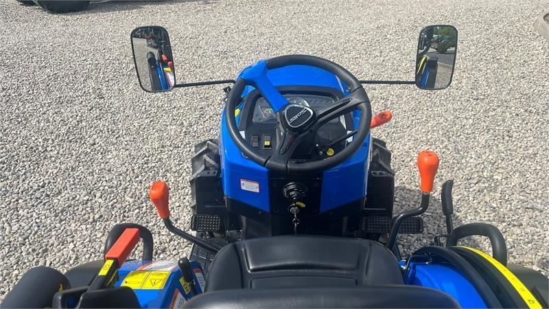 Solis S26 6+2 gearmaskine med servostyring - Traktor: foto 5 Solis S26 6+2 gearmaskine med servostyring - Traktor: foto 5