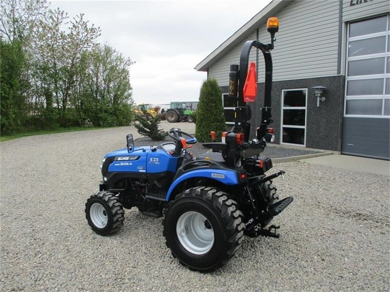 Solis S26 Shuttle XL 9+9 med industridæk - Traktor: foto 3 Solis S26 Shuttle XL 9+9 med industridæk - Traktor: foto 3