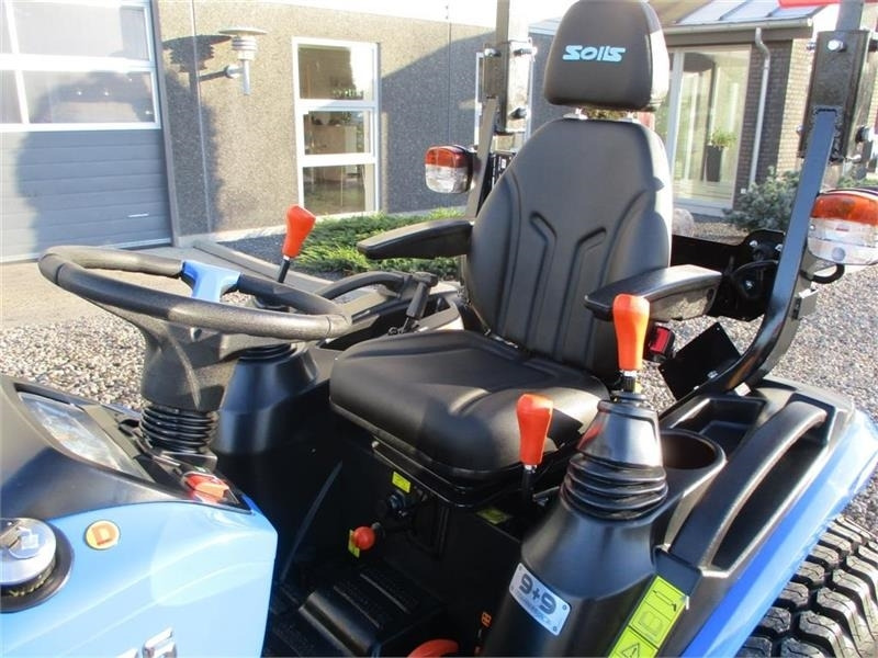 Solis S26 Shuttle XL 9+9 med store brede Turf hjul på ti - Traktor: foto 3 Solis S26 Shuttle XL 9+9 med store brede Turf hjul på ti - Traktor: foto 3