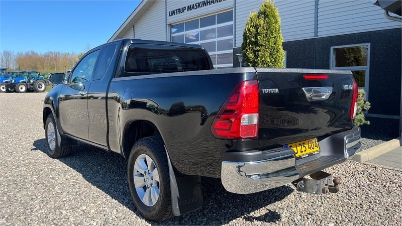 Toyota Hilux 4WD Pick-up med træk til 3200 kg. Meget velh - Kokë e makinës korrëse: foto 5 Toyota Hilux 4WD Pick-up med træk til 3200 kg. Meget velh - Kokë e makinës korrëse: foto 5