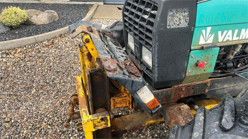 Valmet 455 Med en slags frontlift - Traktor: foto 5 Valmet 455 Med en slags frontlift - Traktor: foto 5