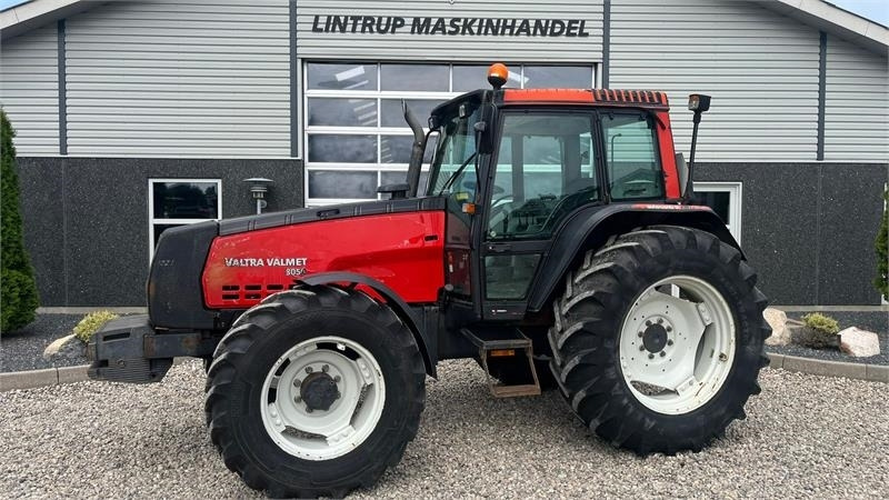 Valmet 8050 - Traktor: foto 1 Valmet 8050 - Traktor: foto 1