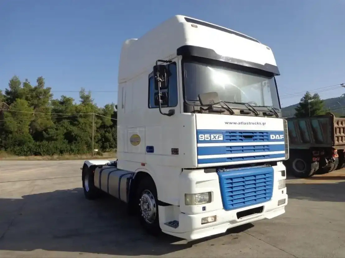 DAF XF 480 DAF XF.480 4X2 Super Space Intarder - Gjysmë-kamion: foto 2 DAF XF 480 DAF XF.480 4X2 Super Space Intarder - Gjysmë-kamion: foto 2