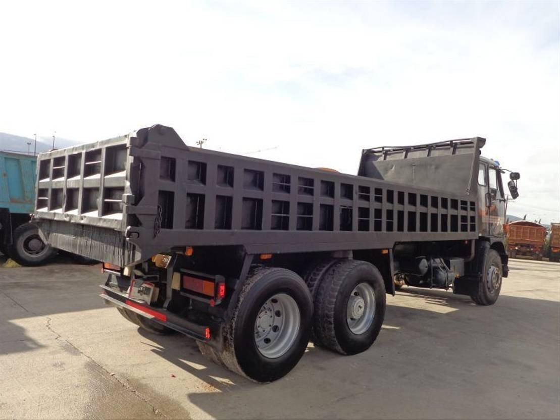 Volvo F 89 VOLVO F89 (6X2) -KIPPER - Kamion vetëshkarkues: foto 4 Volvo F 89 VOLVO F89 (6X2) -KIPPER - Kamion vetëshkarkues: foto 4