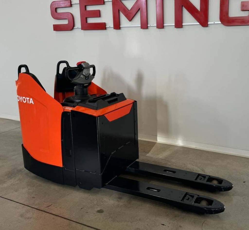 Toyota 10545 LPE200 - Pirun paletash: foto 1 Toyota 10545 LPE200 - Pirun paletash: foto 1