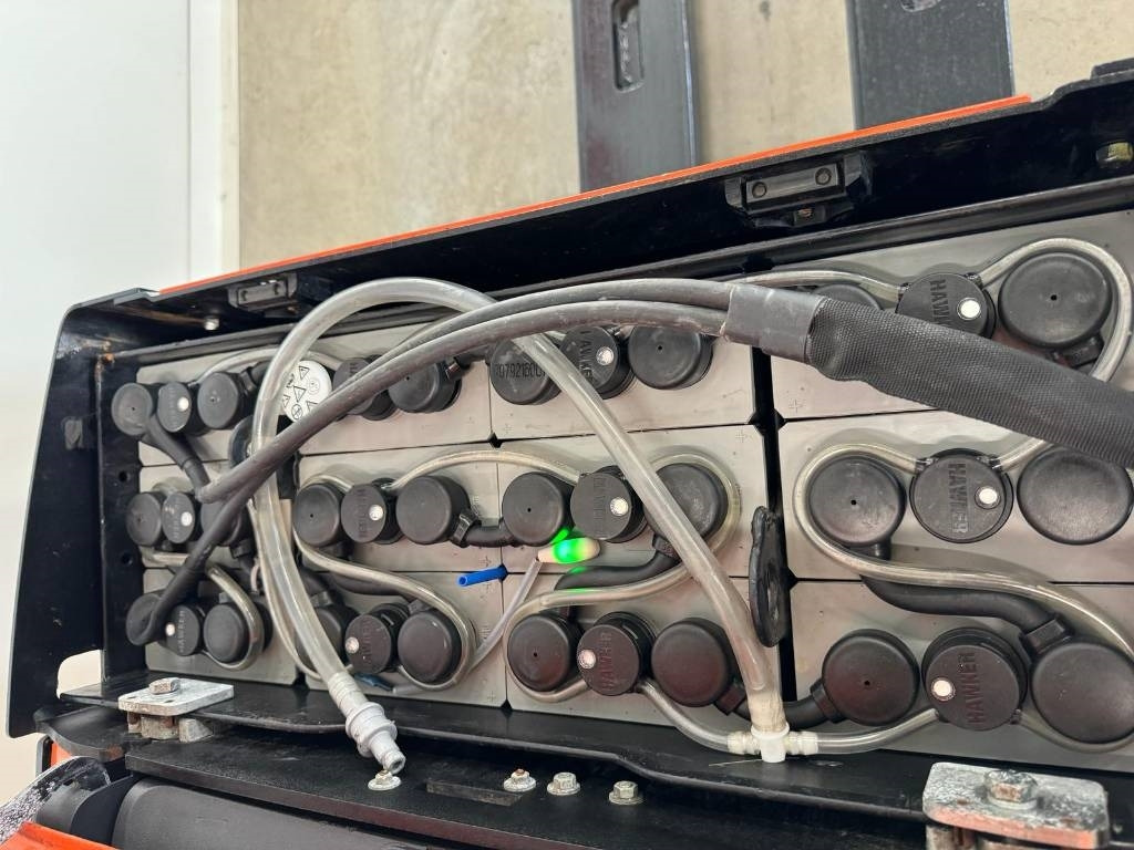 Toyota 10545 LPE200 - Pirun paletash: foto 4 Toyota 10545 LPE200 - Pirun paletash: foto 4