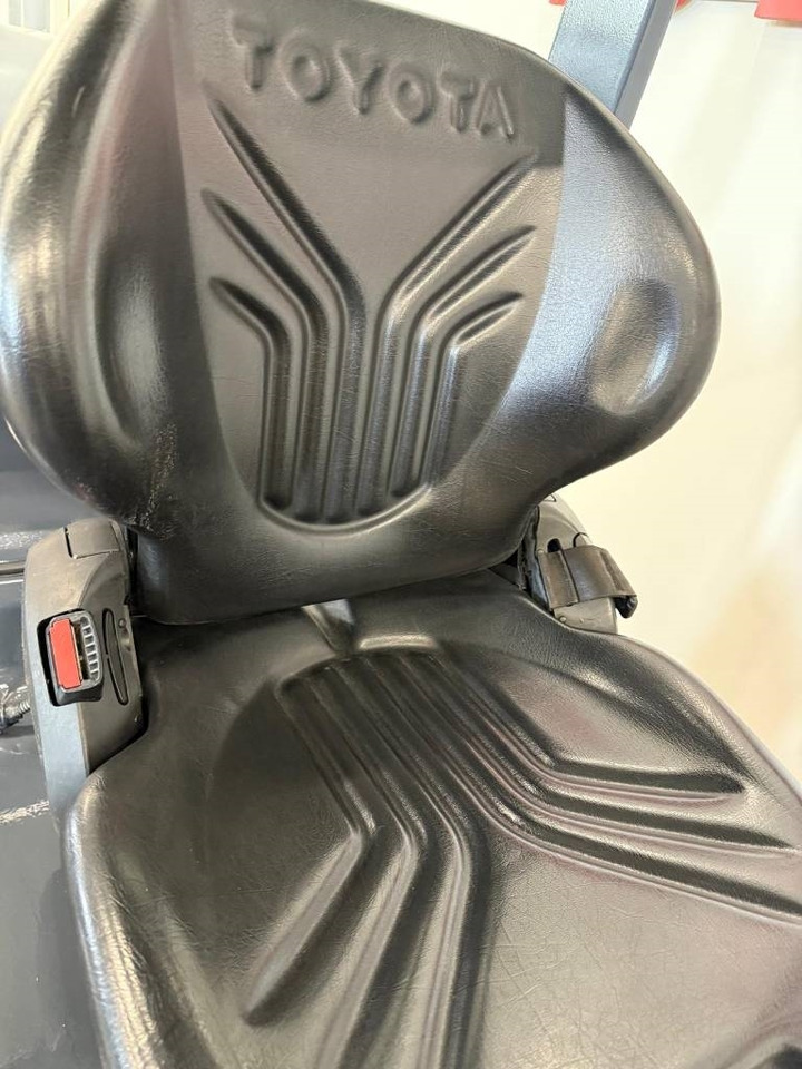 Toyota 10989 - 02-8FGF15 - Pirun më gaz: foto 5 Toyota 10989 - 02-8FGF15 - Pirun më gaz: foto 5