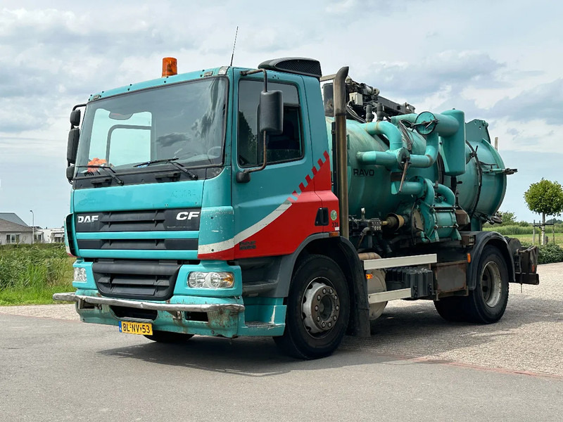DAF CF 75.250 WITH RAVO KZ7082/150 VACUUM / CHANNEL CLEANER - Kamion me vakuum: foto 3 DAF CF 75.250 WITH RAVO KZ7082/150 VACUUM / CHANNEL CLEANER - Kamion me vakuum: foto 3