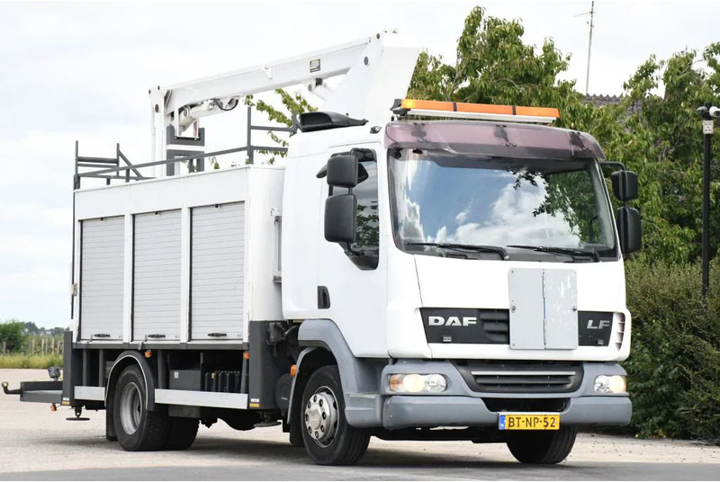 DAF LF 45.160 ARBEITSBUHNE/SKYWORKER/HOOGWERKER!!EURO4!! CUSTERS!! - Kamioni: foto 2 DAF LF 45.160 ARBEITSBUHNE/SKYWORKER/HOOGWERKER!!EURO4!! CUSTERS!! - Kamioni: foto 2