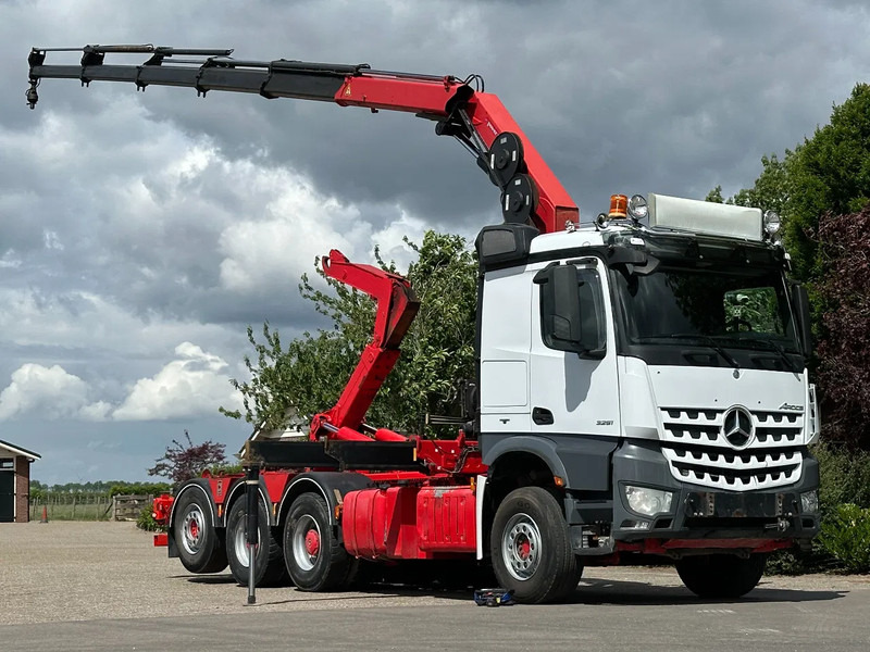 Kamion vetëngarkues, Kamion me vinç Mercedes-Benz Arocs 3251 8x4 TRIPLE!!26TM KRAAN/HAAK!!EURO6!!TOP!: foto 1