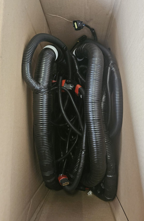 Case KSR13404 - KSR13401 - Kabllot/ Pajimet e telave për Makineri ndërtimi: foto 3 Case KSR13404 - KSR13401 - Kabllot/ Pajimet e telave për Makineri ndërtimi: foto 3