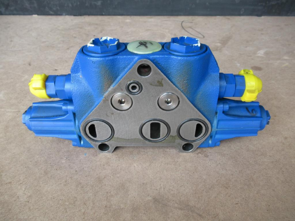 New Holland 72117763 - Valvula hidraulike për Makineri ndërtimi: foto 3 New Holland 72117763 - Valvula hidraulike për Makineri ndërtimi: foto 3