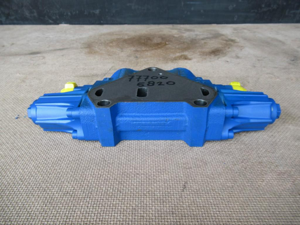 New Holland 72117763 - Valvula hidraulike për Makineri ndërtimi: foto 1 New Holland 72117763 - Valvula hidraulike për Makineri ndërtimi: foto 1
