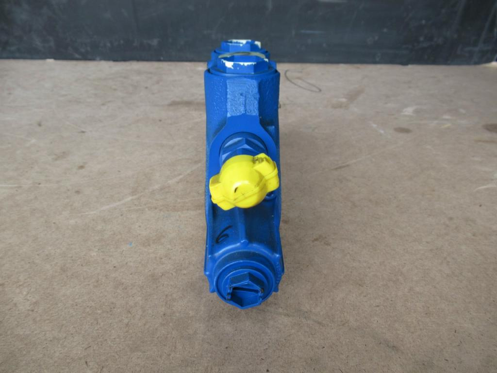 New Holland 72117763 - Valvula hidraulike për Makineri ndërtimi: foto 5 New Holland 72117763 - Valvula hidraulike për Makineri ndërtimi: foto 5