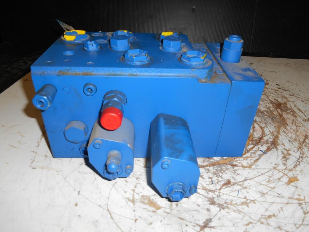 New Holland 87307986 - Valvula hidraulike për Makineri ndërtimi: foto 3 New Holland 87307986 - Valvula hidraulike për Makineri ndërtimi: foto 3