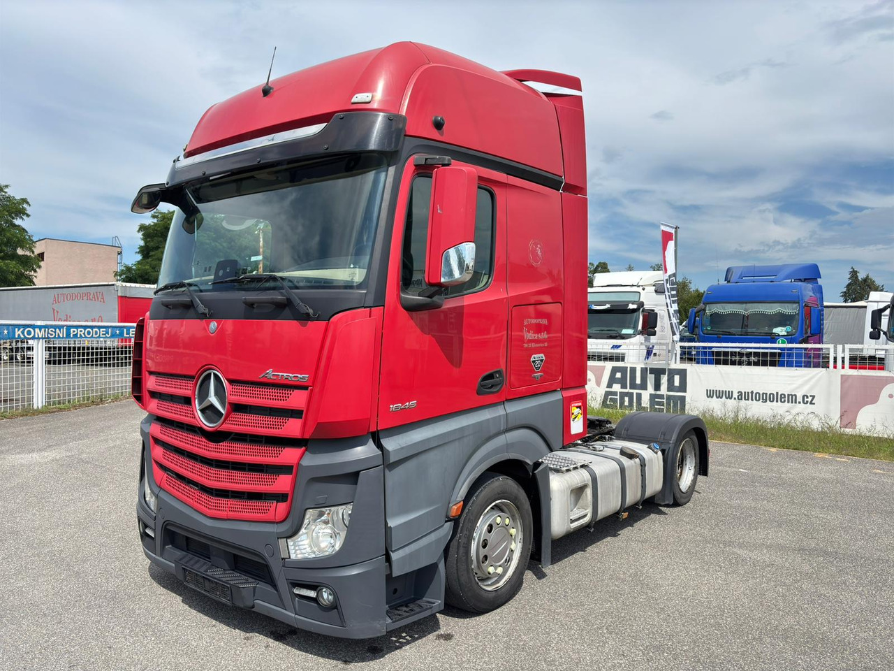 Mercedes-Benz Actros 1845 - Gjysmë-kamion: foto 1 Mercedes-Benz Actros 1845 - Gjysmë-kamion: foto 1
