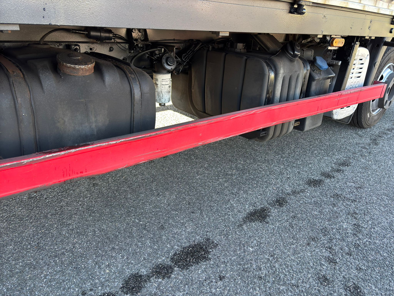 IVECO EuroCargo 160 ML75E16 - Kamion me tendë: foto 5 IVECO EuroCargo 160 ML75E16 - Kamion me tendë: foto 5