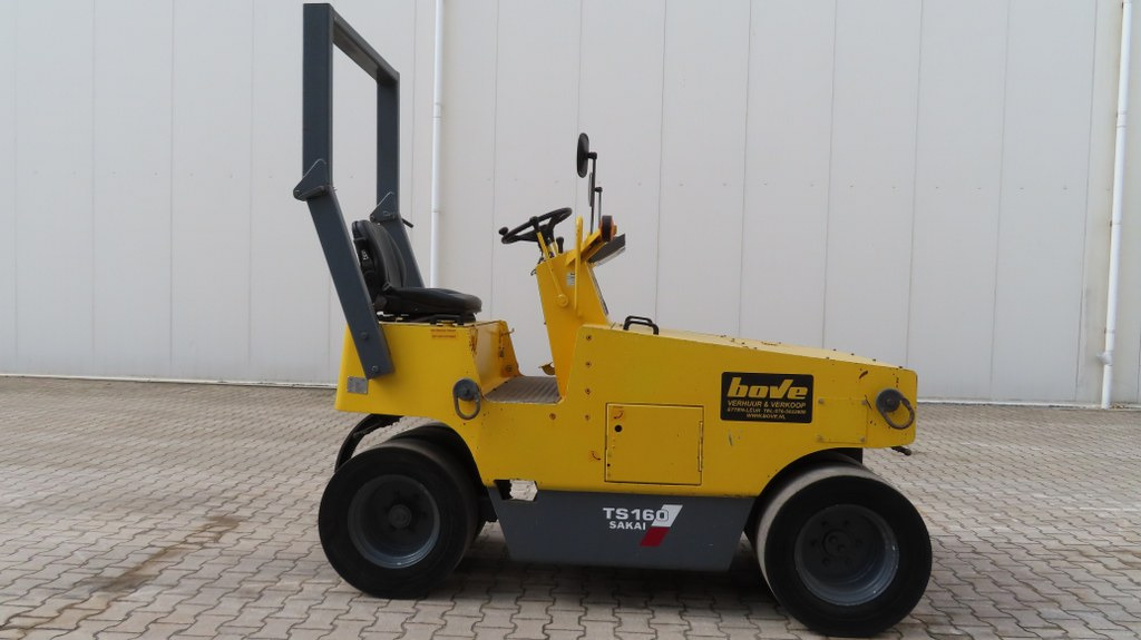 Sakai TS 160 - Rul pneumatik: foto 1 Sakai TS 160 - Rul pneumatik: foto 1