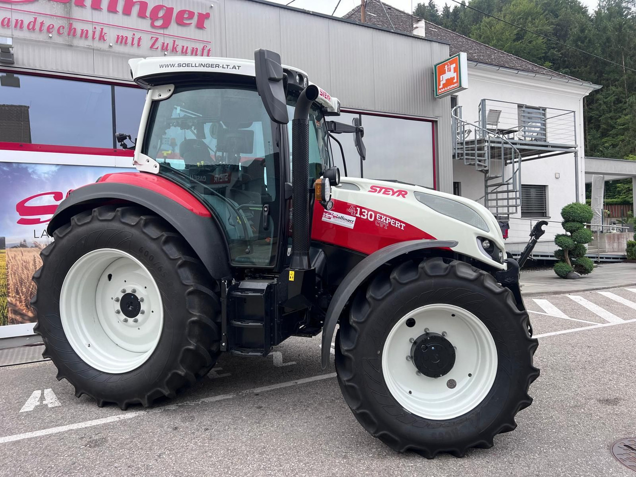 Steyr 4130 Expert CVT - Traktor: foto 4 Steyr 4130 Expert CVT - Traktor: foto 4