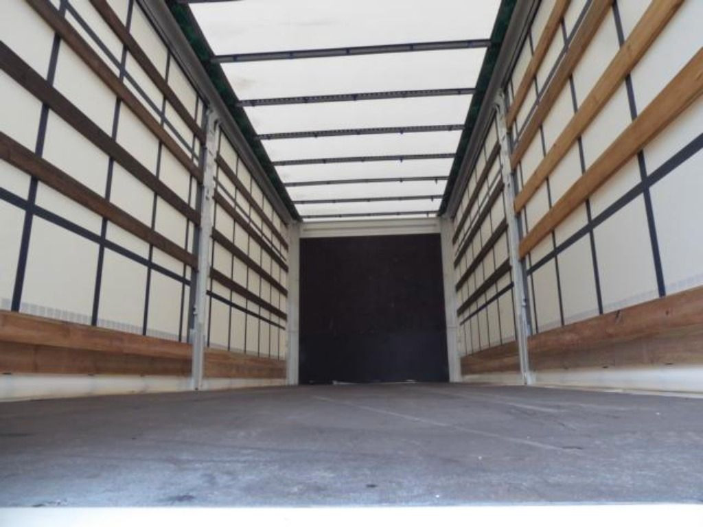 Krone Heck mit Portaltüren - Karroceri e ndërrueshme me perde anësore: foto 5 Krone Heck mit Portaltüren - Karroceri e ndërrueshme me perde anësore: foto 5