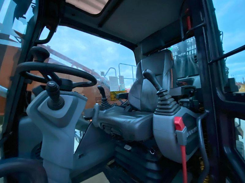 Doosan DX 250 W - Ekskavator me goma: foto 5 Doosan DX 250 W - Ekskavator me goma: foto 5