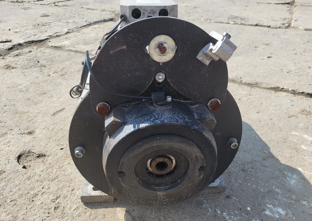 Silnik elektryczny trójfazowy 31kW 96V sprawny - Makineritë e tjera: foto 4 Silnik elektryczny trójfazowy 31kW 96V sprawny - Makineritë e tjera: foto 4