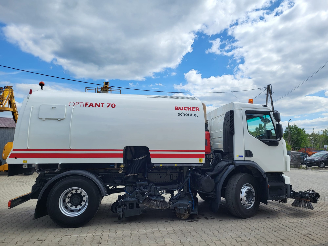 Volvo FE 320 two engines - Makinë fshirëse për rrugët: foto 5 Volvo FE 320 two engines - Makinë fshirëse për rrugët: foto 5