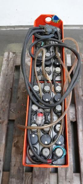 EXIDE 24 Volt 2 PzB 200 Ah - Bateria: foto 3 EXIDE 24 Volt 2 PzB 200 Ah - Bateria: foto 3