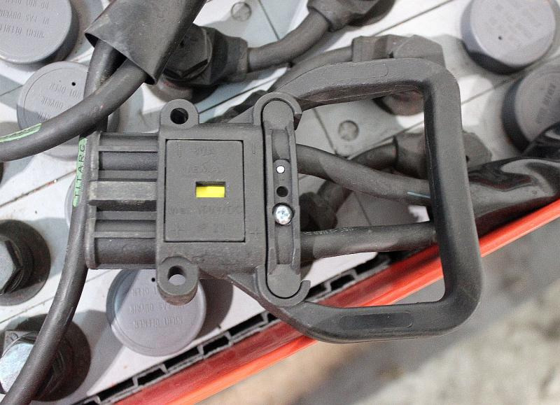 GRUMA 24 Volt 2 PzV 200 Ah - Bateria për Pajisje për trajtimin e materialeve: foto 4 GRUMA 24 Volt 2 PzV 200 Ah - Bateria për Pajisje për trajtimin e materialeve: foto 4