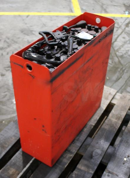 GRUMA 24 Volt 2 PzV 200 Ah - Bateria për Pajisje për trajtimin e materialeve: foto 2 GRUMA 24 Volt 2 PzV 200 Ah - Bateria për Pajisje për trajtimin e materialeve: foto 2