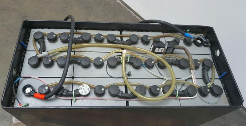 HAWKER 24 Volt 6 PzS 930 Ah - Bateria për Pajisje për trajtimin e materialeve: foto 2 HAWKER 24 Volt 6 PzS 930 Ah - Bateria për Pajisje për trajtimin e materialeve: foto 2