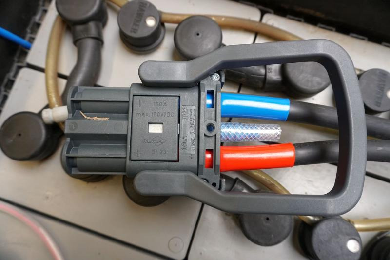 HAWKER 24 Volt 6 PzS 930 Ah - Bateria për Pajisje për trajtimin e materialeve: foto 5 HAWKER 24 Volt 6 PzS 930 Ah - Bateria për Pajisje për trajtimin e materialeve: foto 5