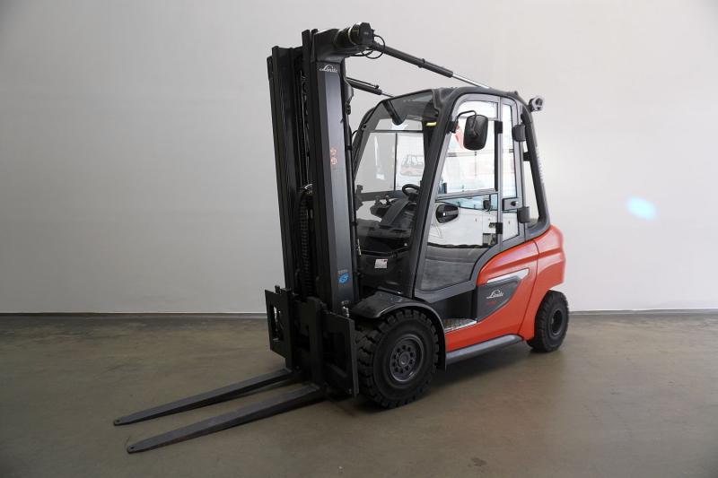 Linde H 30 D 1202 - Pirun më naftë: foto 2 Linde H 30 D 1202 - Pirun më naftë: foto 2