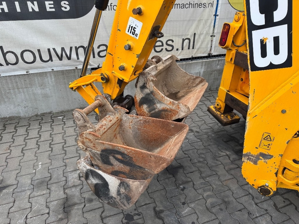JCB 2 CX - Fadromë me shkarkim nga prapa: foto 4 JCB 2 CX - Fadromë me shkarkim nga prapa: foto 4