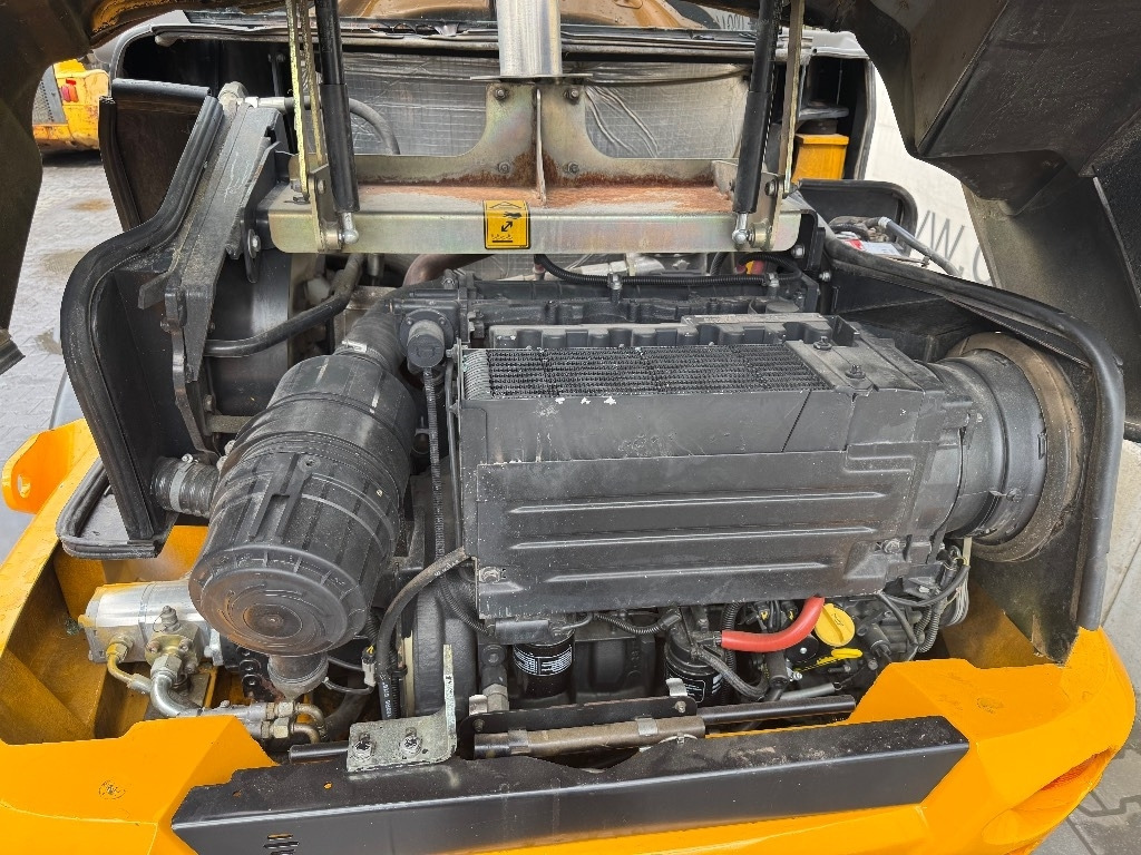 JCB 406 - Fadrom me goma: foto 4 JCB 406 - Fadrom me goma: foto 4