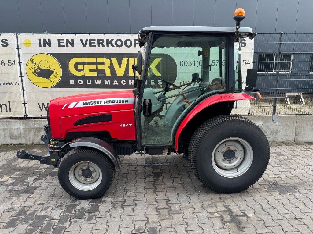 Massey Ferguson 1547 - Traktor: foto 1 Massey Ferguson 1547 - Traktor: foto 1