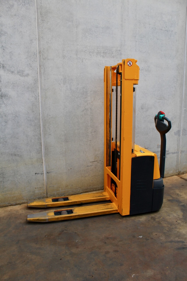 Jungheinrich EJC 110 290 ZT - Stivosës: foto 2 Jungheinrich EJC 110 290 ZT - Stivosës: foto 2