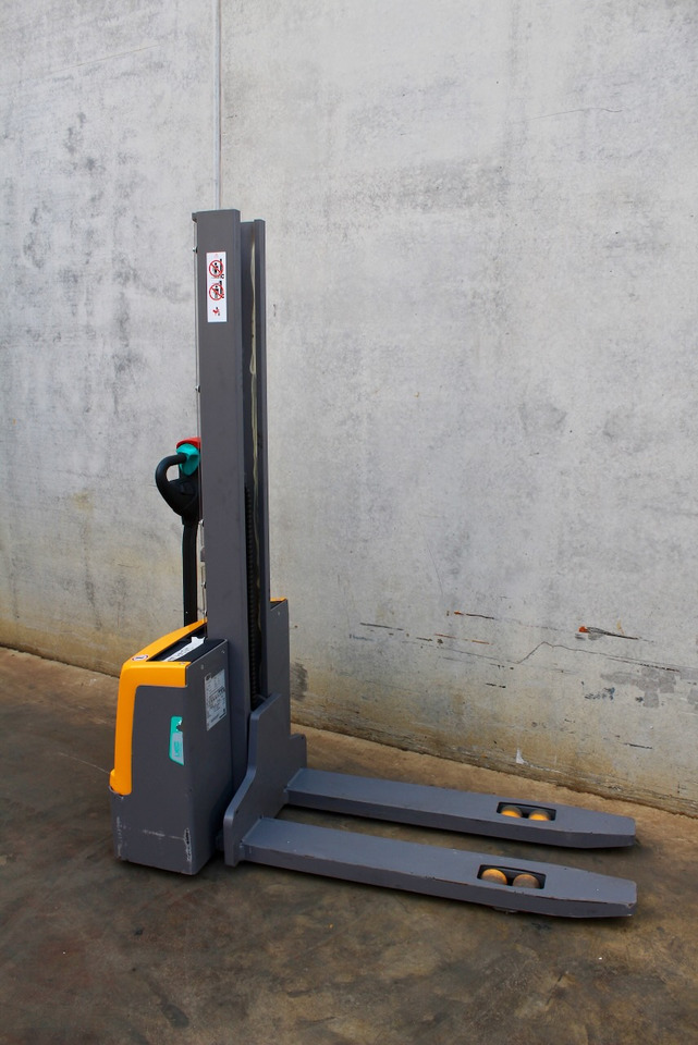 Jungheinrich EJC M10 154 E LI-ION - Stivosës: foto 4 Jungheinrich EJC M10 154 E LI-ION - Stivosës: foto 4