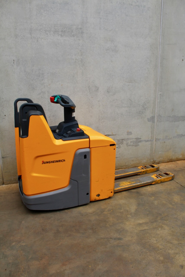 Jungheinrich ERE 120 LI-ION - Pirun paletash: foto 3 Jungheinrich ERE 120 LI-ION - Pirun paletash: foto 3