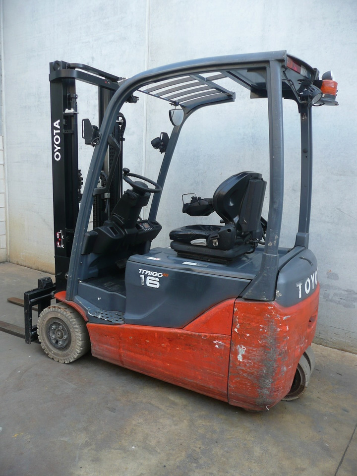 Toyota 8FBE16T - Pirun elektrik: foto 4 Toyota 8FBE16T - Pirun elektrik: foto 4