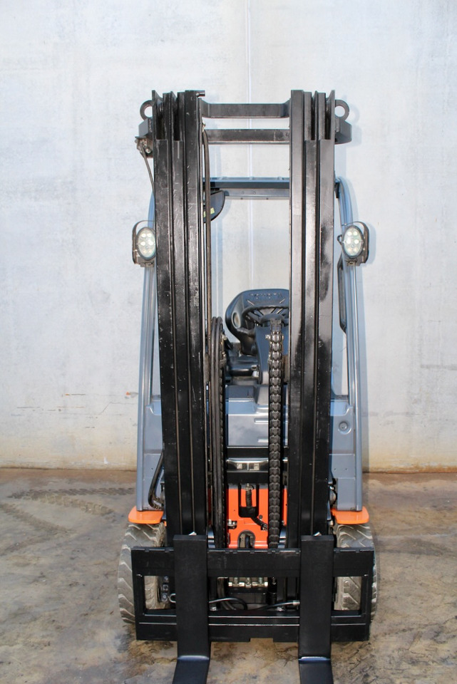 Toyota 8FBEK16T - Pirun elektrik: foto 5 Toyota 8FBEK16T - Pirun elektrik: foto 5