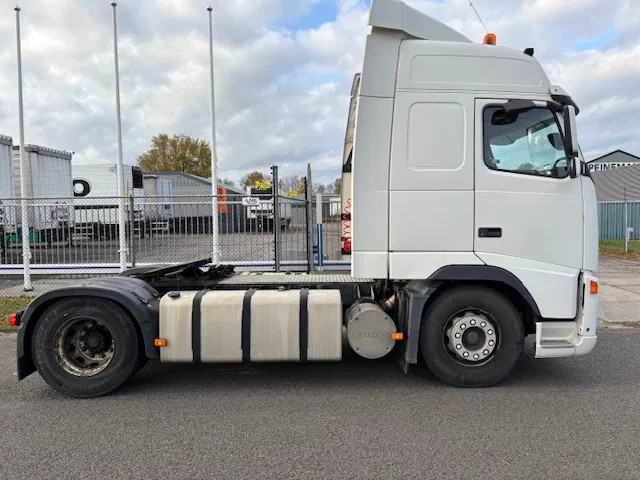 Volvo FH 12.420 E3 4x2T Globetrotter 720.000km!! Analog tacho MOT 06-2026 Tipper - WF hydr. - Gjysmë-kamion: foto 4 Volvo FH 12.420 E3 4x2T Globetrotter 720.000km!! Analog tacho MOT 06-2026 Tipper - WF hydr. - Gjysmë-kamion: foto 4