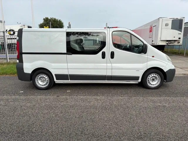 Opel Vivaro 2 2.0Cdti /84kW-E4 crew cab L2H1 - Furgon i vogël, Kamioncine dopio kabinë: foto 4 Opel Vivaro 2 2.0Cdti /84kW-E4 crew cab L2H1 - Furgon i vogël, Kamioncine dopio kabinë: foto 4