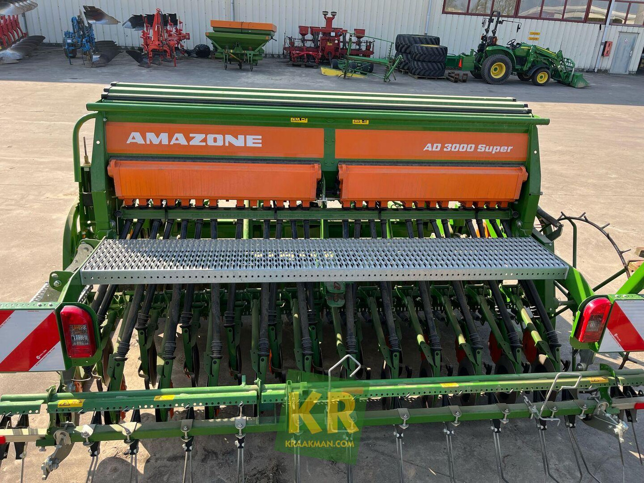 Mbjellëse e kombinuar në radhë 3000 SUPER Amazone: foto 7 Mbjellëse e kombinuar në radhë 3000 SUPER Amazone: foto 7