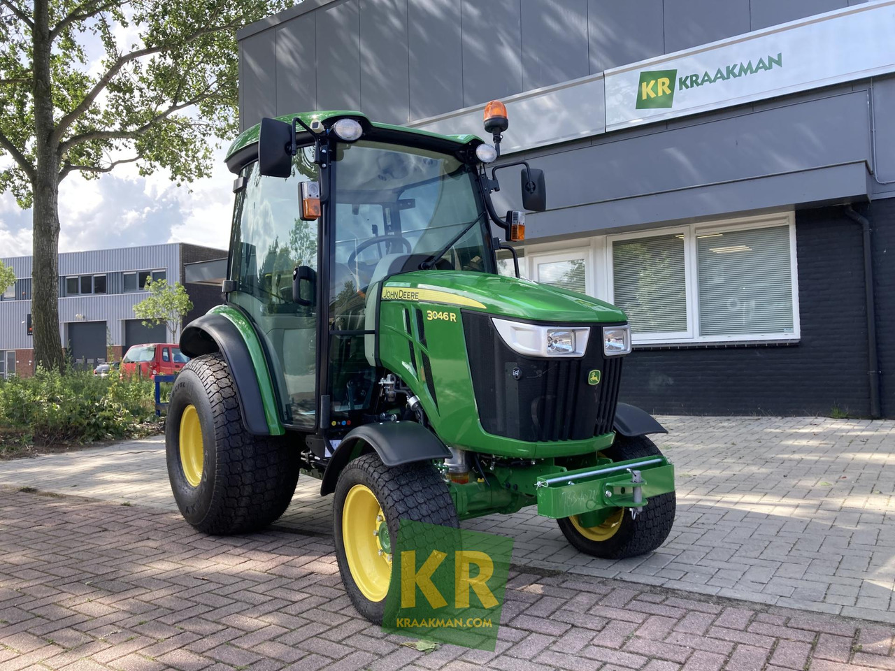 3046R John Deere - Minitraktor: foto 1 3046R John Deere - Minitraktor: foto 1