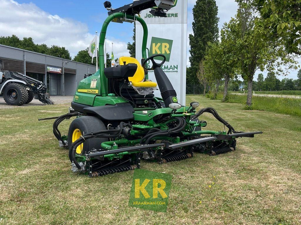 6700A John Deere - Korrëse bari i kopshtit: foto 2 6700A John Deere - Korrëse bari i kopshtit: foto 2