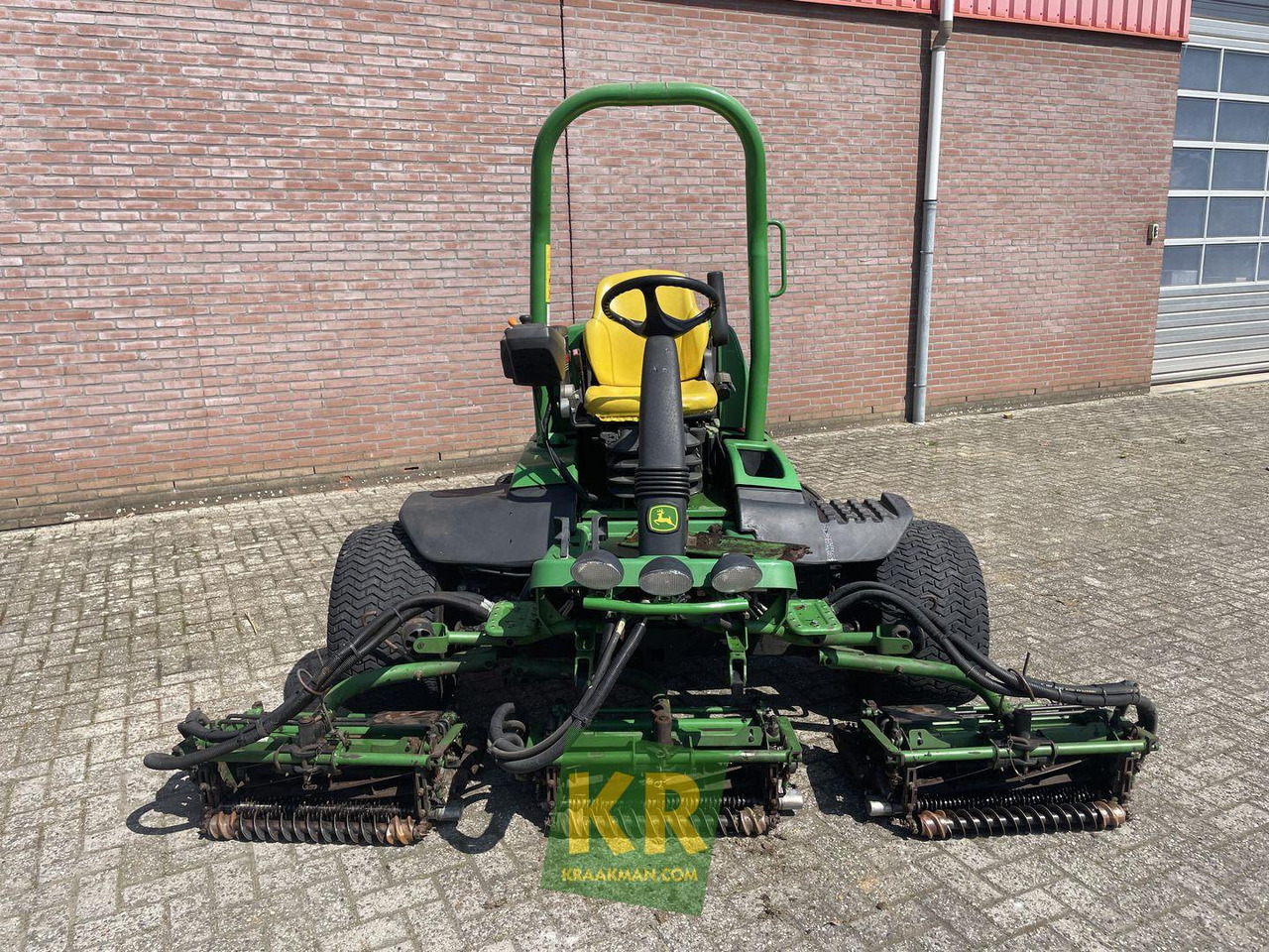 8700A John Deere - Korrëse bari i kopshtit: foto 1 8700A John Deere - Korrëse bari i kopshtit: foto 1