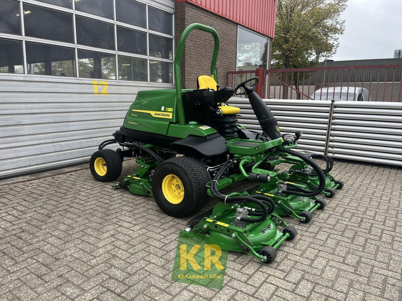 9009A John Deere  - Korrëse bari i kopshtit: foto 2 9009A John Deere  - Korrëse bari i kopshtit: foto 2